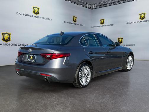 2017 Alfa Romeo Giulia Ti