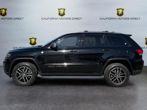 Diamond Black Crystal Pearlcoat 2018 Jeep Grand Cherokee Trailhawk