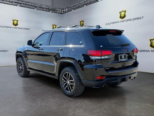 Diamond Black Crystal Pearlcoat 2018 Jeep Grand Cherokee Trailhawk