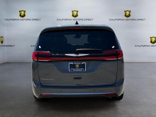 Ceramic Gray Clearcoat 2025 Chrysler Pacifica L