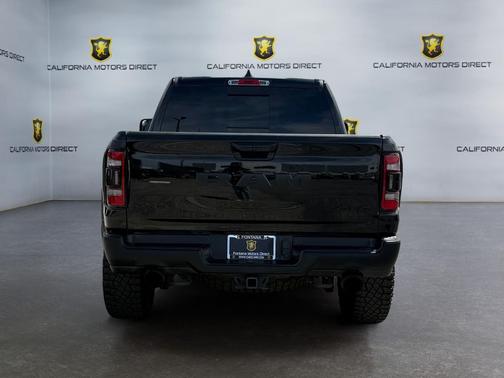 Diamond Black Crystal Pearlcoat 2021 RAM 1500 TRX