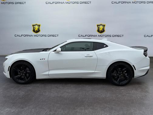 Summit White 2022 Chevrolet Camaro RWD Coupe LT1