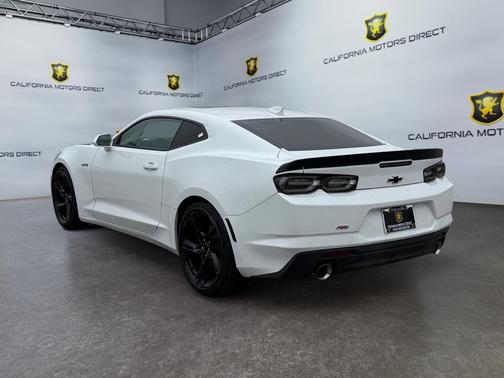 Summit White 2022 Chevrolet Camaro RWD Coupe LT1