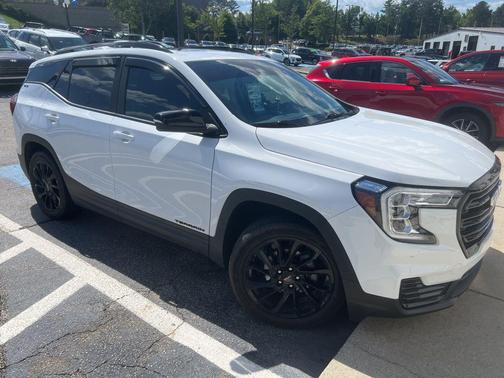 Summit White 2023 GMC Terrain SLE