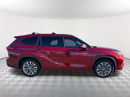 2021 Toyota Highlander Hybrid Platinum