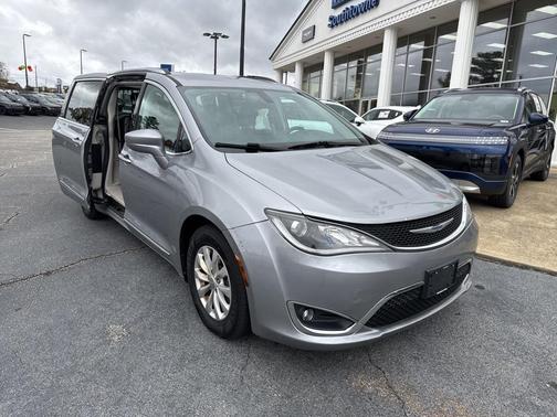 2018 Chrysler Pacifica Touring-L