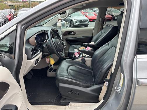 2018 Chrysler Pacifica Touring-L