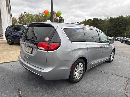 2018 Chrysler Pacifica Touring-L