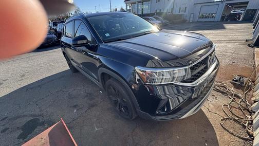 2023 Volkswagen Taos 1.5T SE