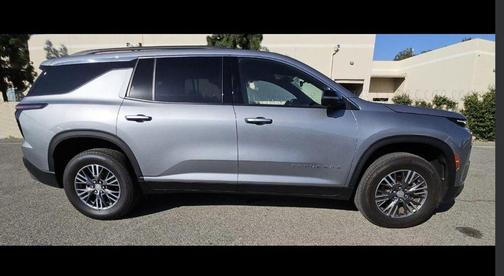 Sterling Gray Metallic 2024 Chevrolet Traverse LT