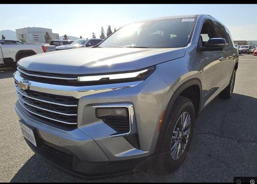 Sterling Gray Metallic 2024 Chevrolet Traverse LT