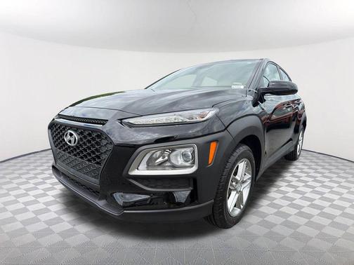 Ultra Black Pearl 2019 Hyundai KONA SE