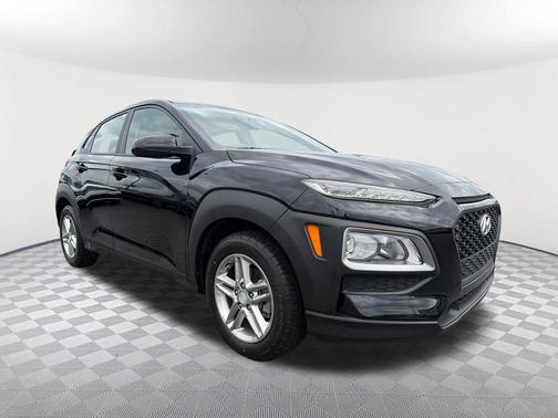 Ultra Black Pearl 2019 Hyundai KONA SE