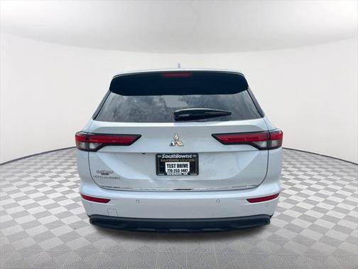 2022 Mitsubishi Outlander ES 2.5 2WD