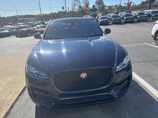 2018 Jaguar F-PACE 25t R-Sport