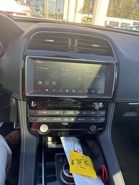 2018 Jaguar F-PACE 25t R-Sport