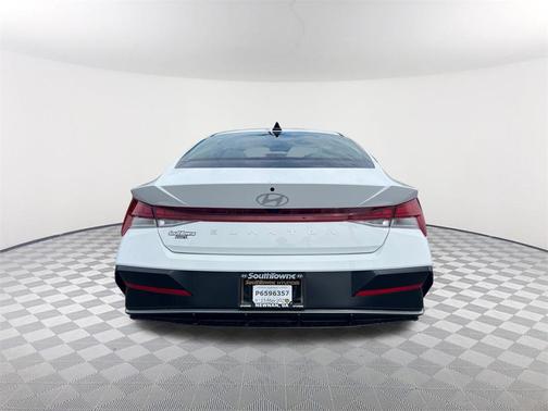 2025 Hyundai ELANTRA SEL