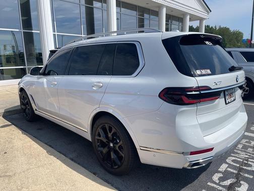 2023 BMW X7 xDrive40i