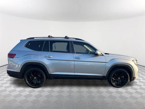 2022 Volkswagen Atlas 3.6L SE w/Technology
