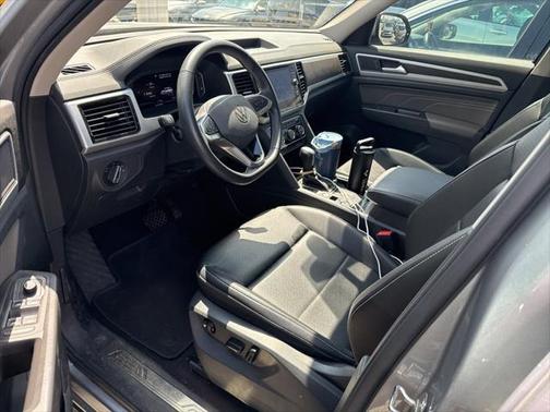 2022 Volkswagen Atlas 3.6L SE w/Technology