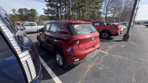 2024 Hyundai VENUE SE