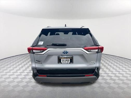 2020 Toyota RAV4 Hybrid SE