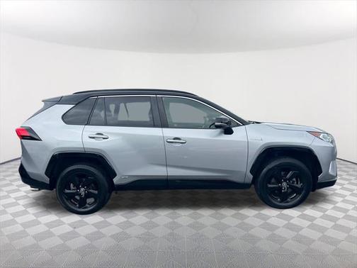 2020 Toyota RAV4 Hybrid SE
