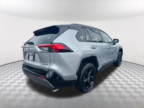 2020 Toyota RAV4 Hybrid SE
