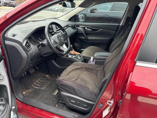 2022 Nissan Rogue Sport SV