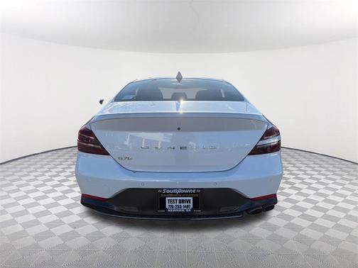 2023 Genesis G70 2.0T RWD