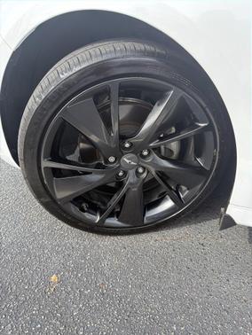 2023 Genesis G70 2.0T RWD