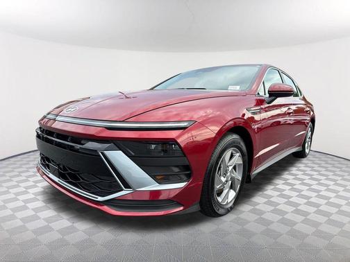 Ultimate red 2025 Hyundai SONATA SE