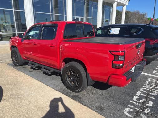 2022 Nissan Frontier SV