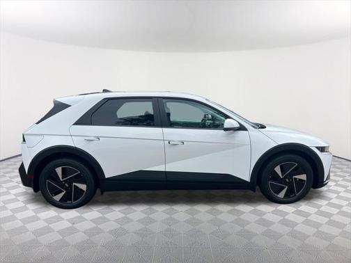 2025 Hyundai IONIQ 5 SE