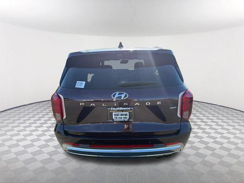 Sierra Burgundy 2024 Hyundai PALISADE Calligraphy