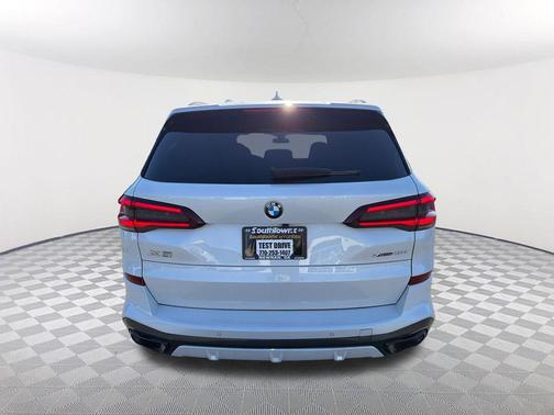 Mineral White Metallic 2023 BMW X5 xDrive40i