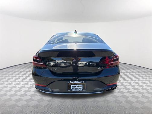 2022 Genesis G70 2.0T AWD