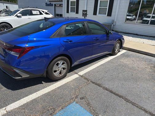 Intense Blue 2025 Hyundai ELANTRA SE