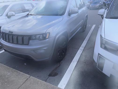 2020 Jeep Grand Cherokee Altitude