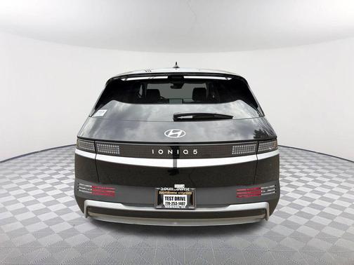 2026 Hyundai IONIQ 5 SE