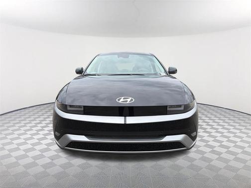 2026 Hyundai IONIQ 5 SE