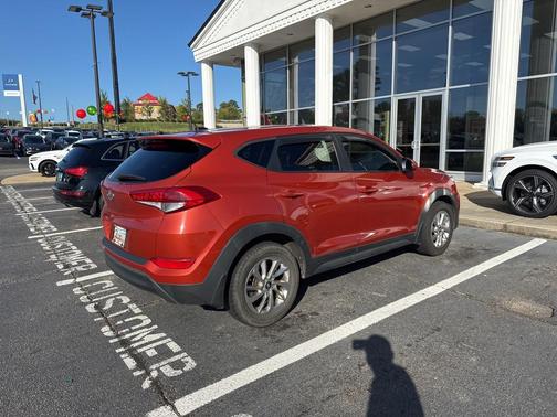 2017 Hyundai TUCSON SE