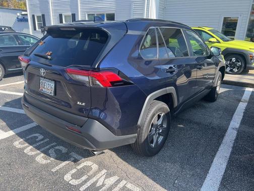 2024 Toyota RAV4 XLE