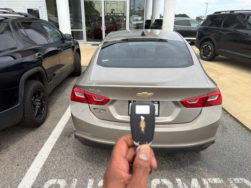 Mineral Gray Metallic 2022 Chevrolet Malibu 1LS