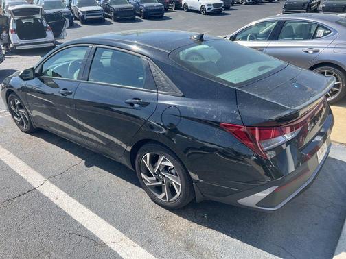 2025 Hyundai ELANTRA Sport