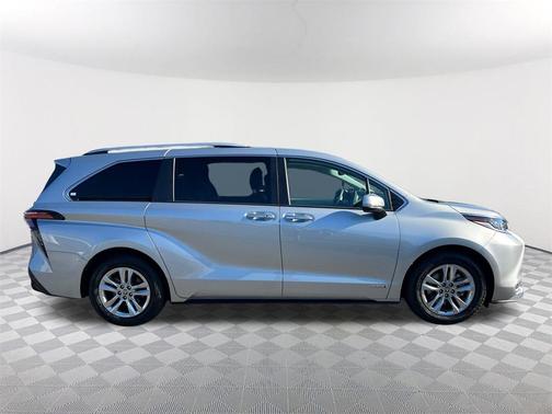 2021 Toyota Sienna Platinum 7 Passenger