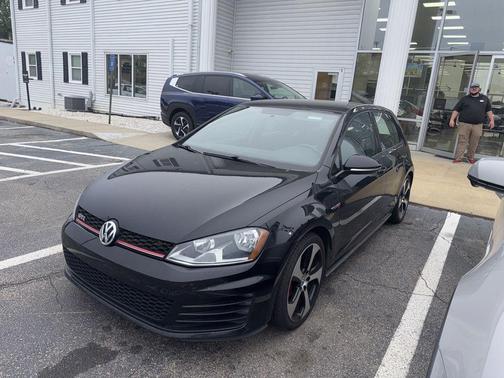 Deep Black Pearl 2017 Volkswagen Golf GTI 2.0T S 4-Door