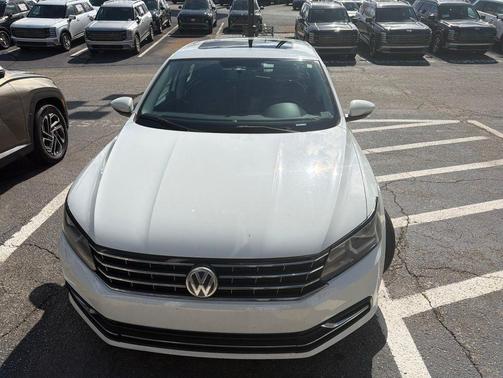 Pure White 2017 Volkswagen Passat 1.8T SE