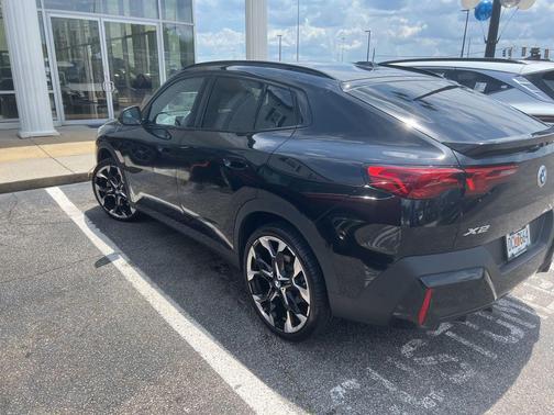 Black Sapphire Metallic 2025 BMW X2 xDrive28i