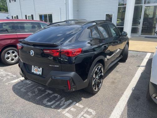 Black Sapphire Metallic 2025 BMW X2 xDrive28i
